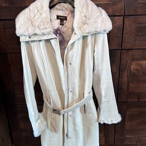 Danier Women's Off-White Trench Coat with Faux Fur Collar